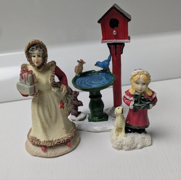 Other - Set Of 3 Vintage Christmas Figurines In Good Used Condition
